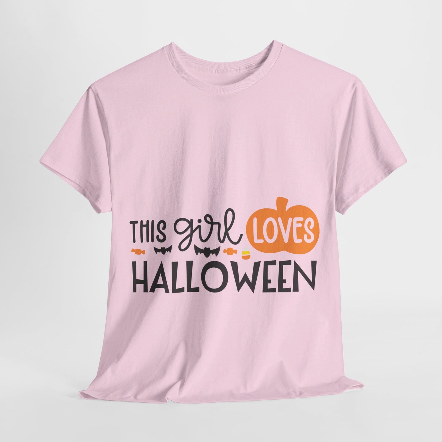 This girl loves halloween - T-Shirt