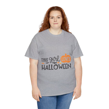 This girl loves halloween - T-Shirt