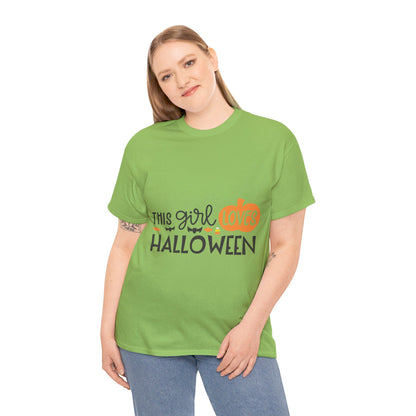 This girl loves halloween - T-Shirt