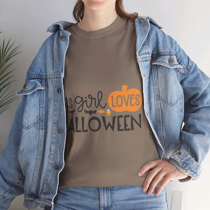 This girl loves halloween - T-Shirt