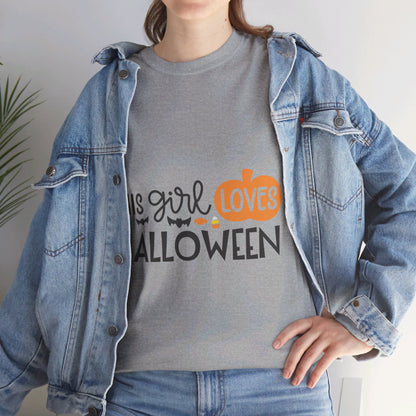 This girl loves halloween - T-Shirt