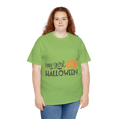 This girl loves halloween - T-Shirt