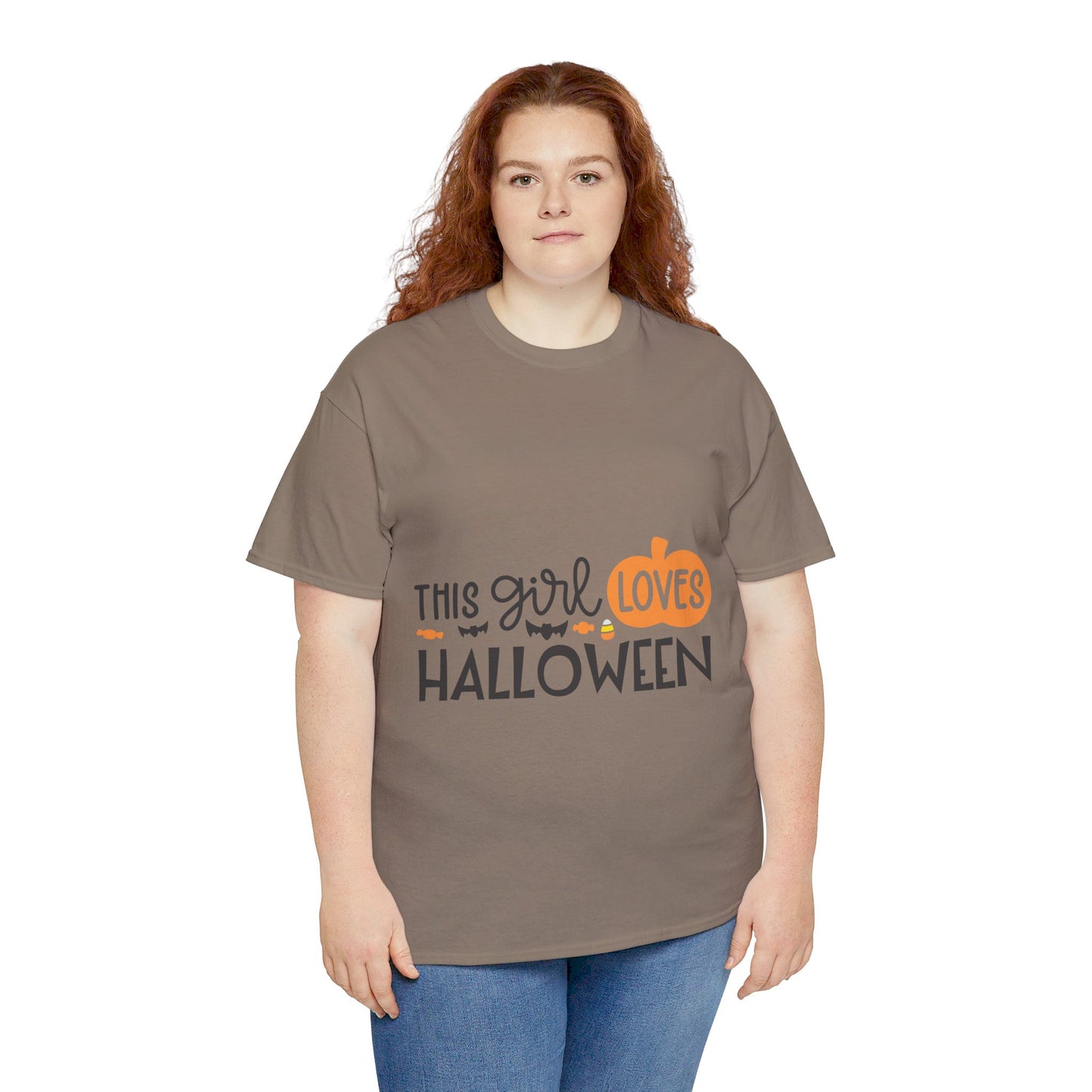 This girl loves halloween - T-Shirt