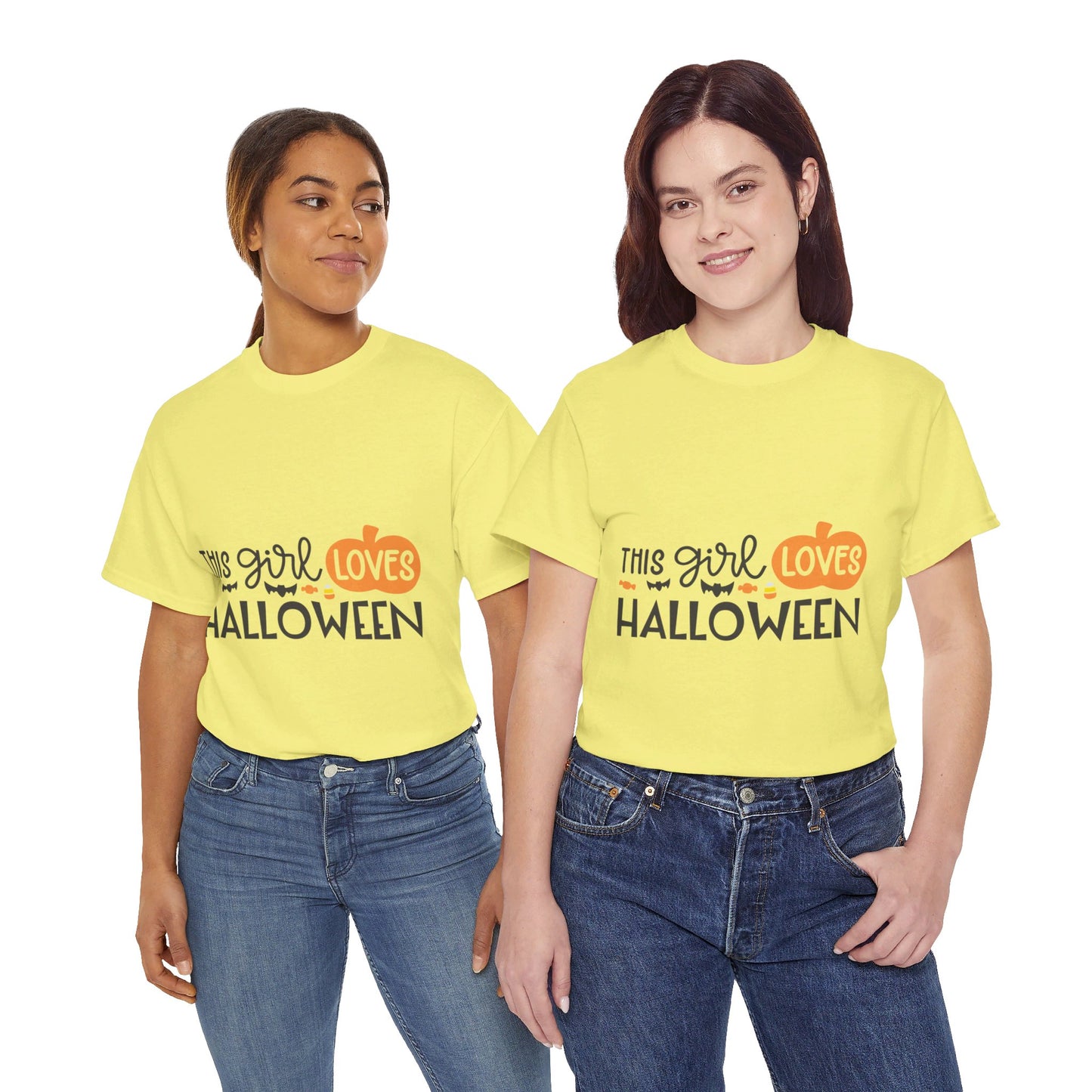 This girl loves halloween - T-Shirt