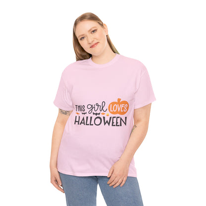 This girl loves halloween - T-Shirt