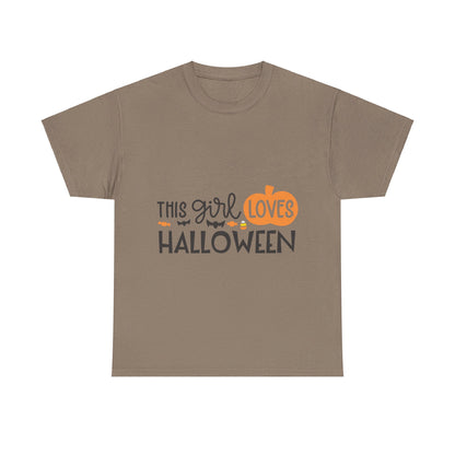 This girl loves halloween - T-Shirt