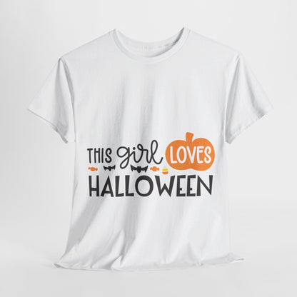 This girl loves halloween - T-Shirt