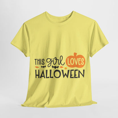 This girl loves halloween - T-Shirt