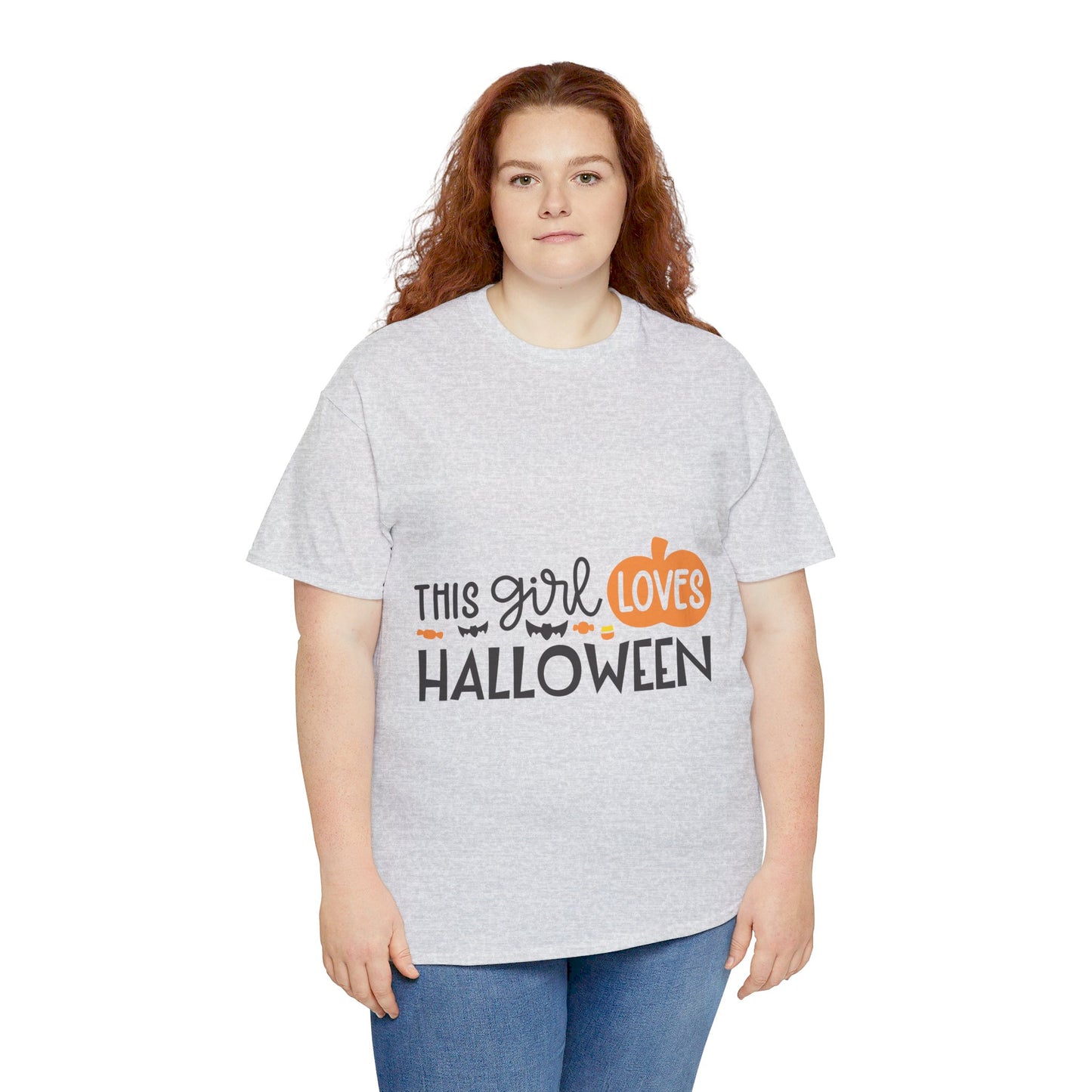 This girl loves halloween - T-Shirt